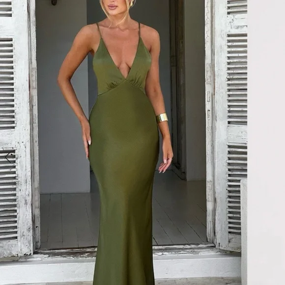 Babyboo Anja Elegant Olive Green Maxi Dress - Picture 2 of 2